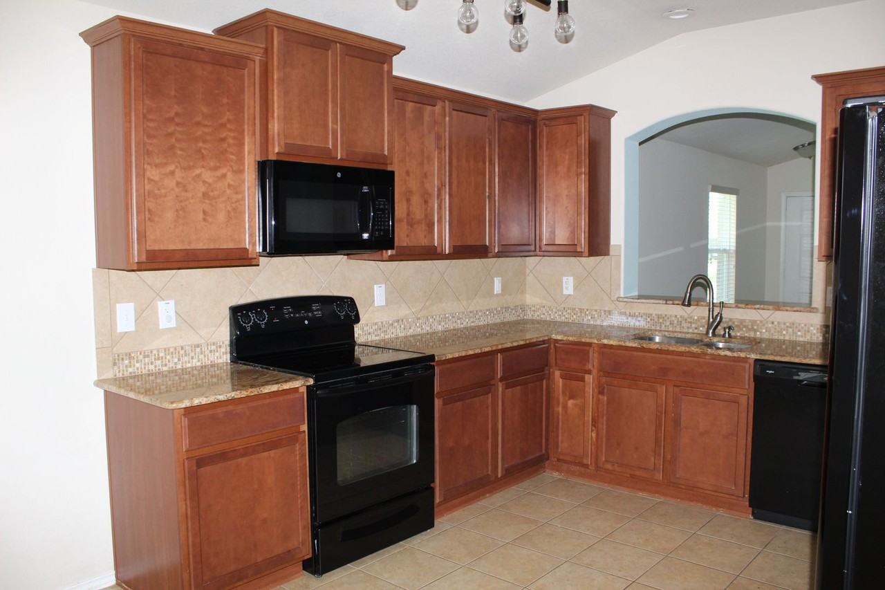 9916 Orion Dr - Photo 6 of 19