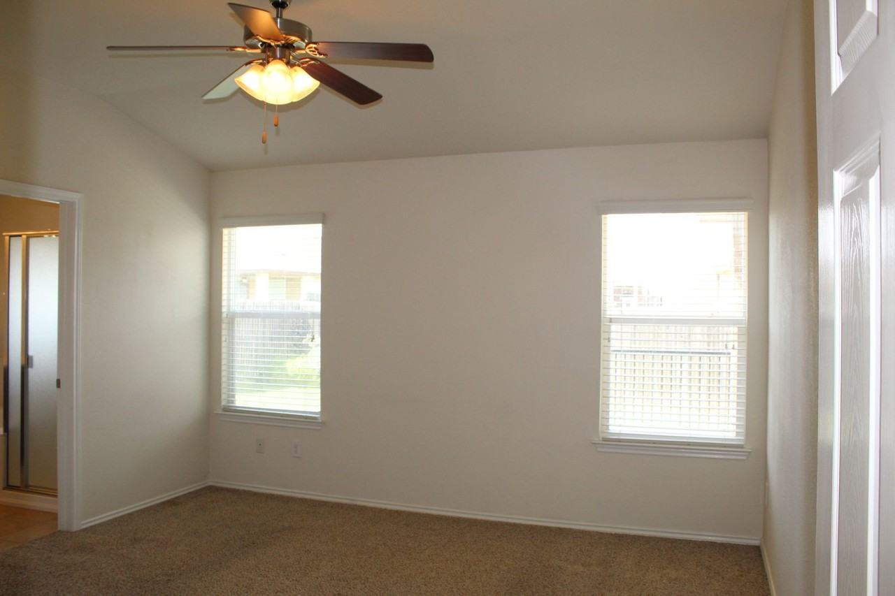 9916 Orion Dr - Photo 6 of 20