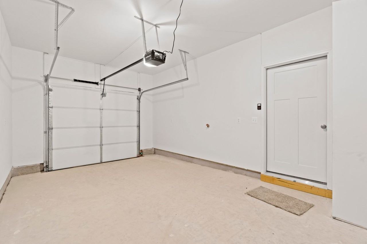 104 Coralyrose Ct - Photo 3 of 27