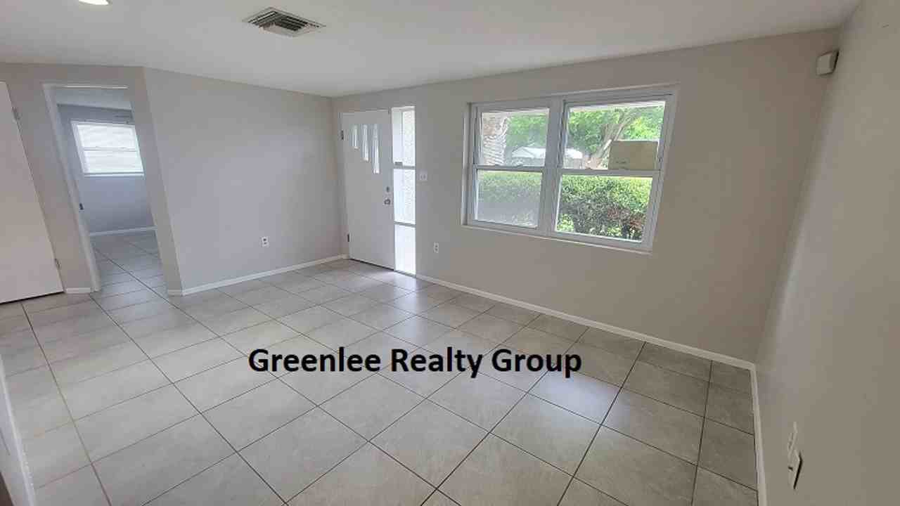 4536 Belfast Dr - Photo 3 of 20