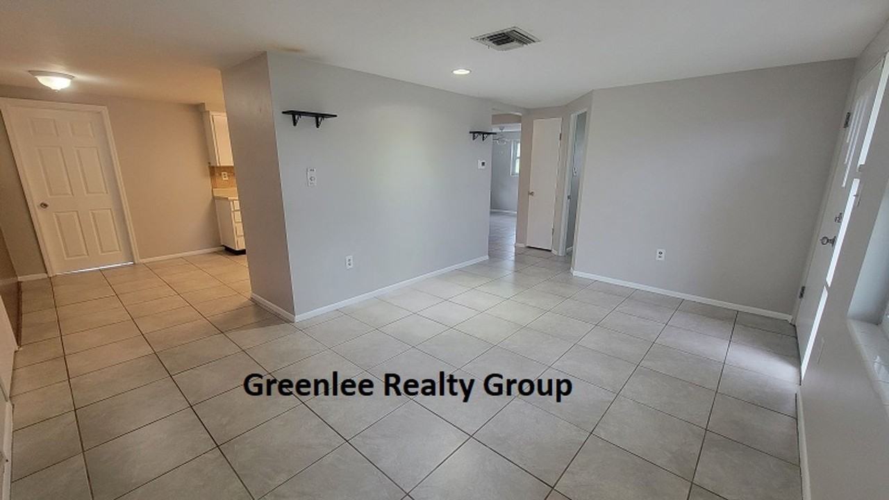 4536 Belfast Dr - Photo 4 of 20