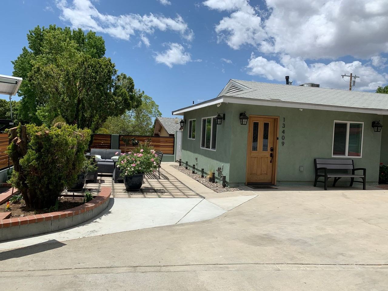13409 Oscar St - Photo 2 of 11