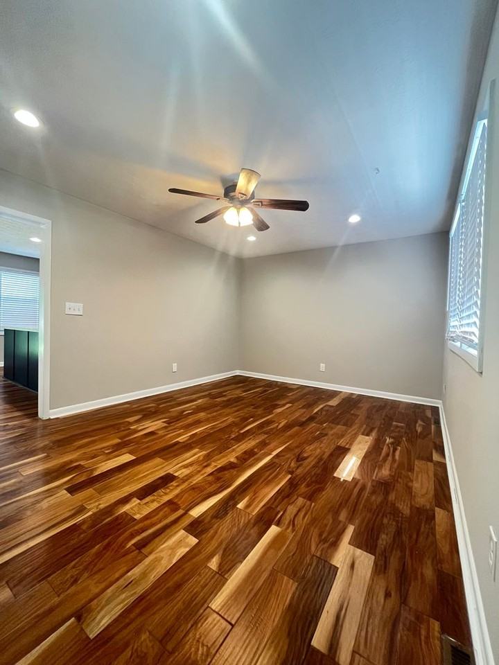 1427 Plano Rd - Photo 2 of 26