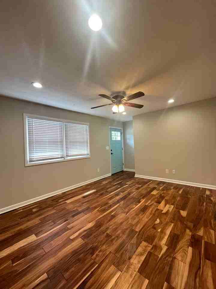 1427 Plano Rd - Photo 3 of 26