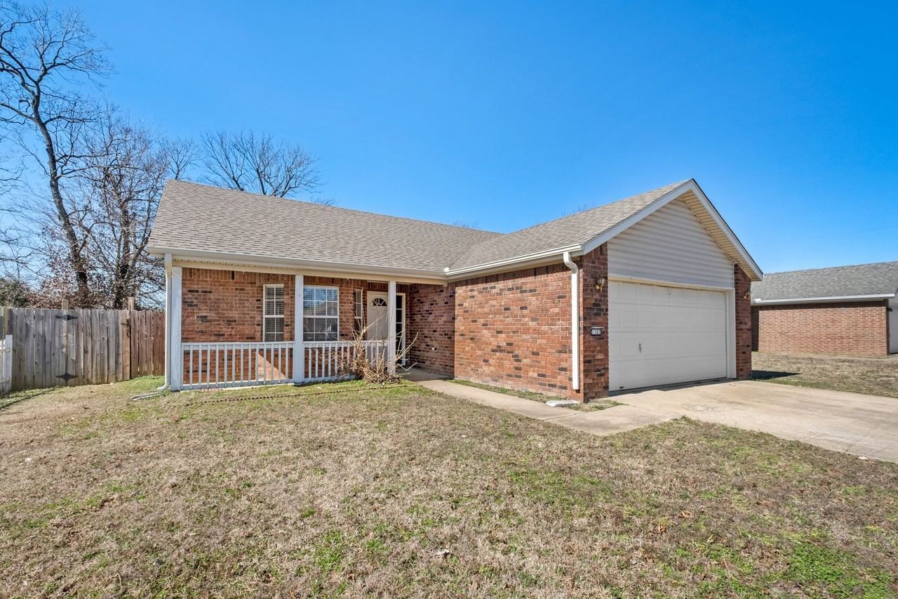 1387 S Jasmine Ln - Photo 2 of 29