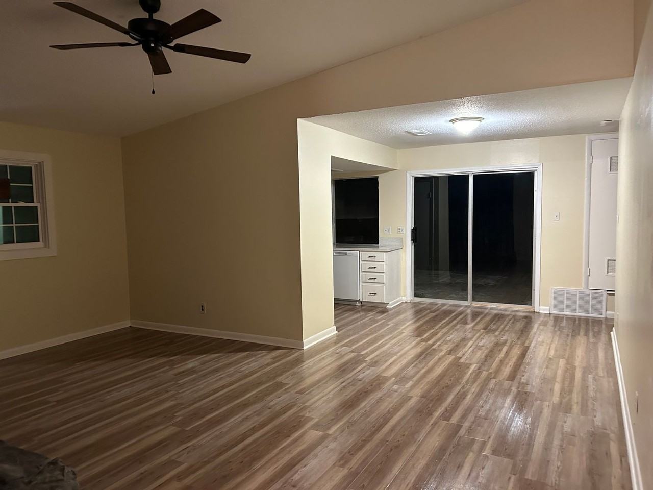 7 Seville Dr - Photo 2 of 17