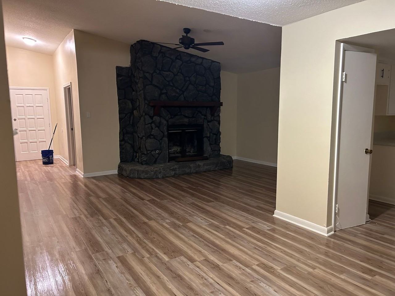 7 Seville Dr - Photo 3 of 17