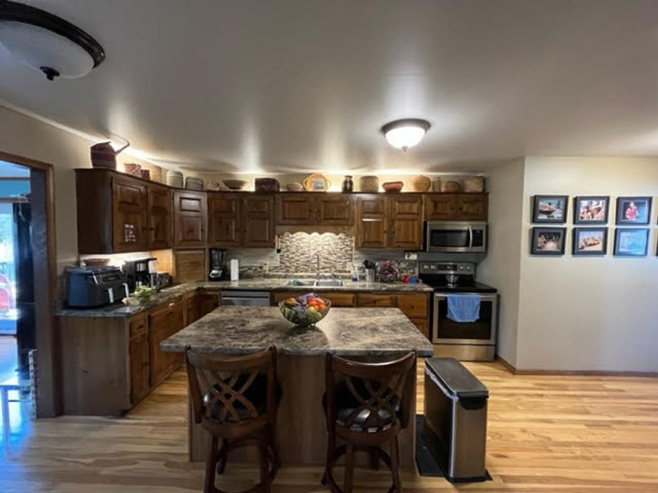 3802 White Pine Dr E - Photo 2 of 20