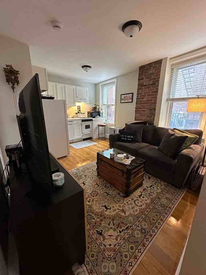 113 Salem Street - Photo 2 of 10