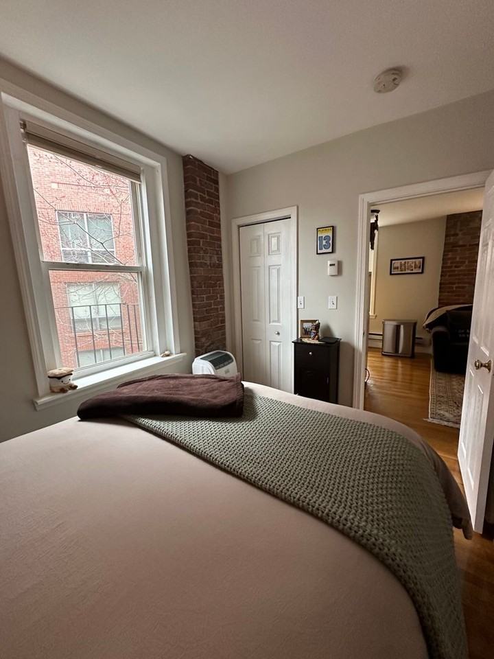 113 Salem Street - Photo 7 of 10