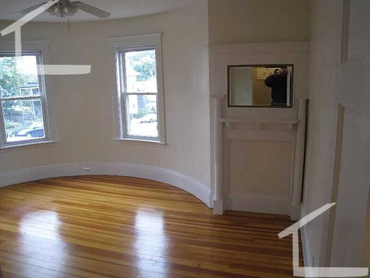 26 Bigelow St - Photo 4 of 14