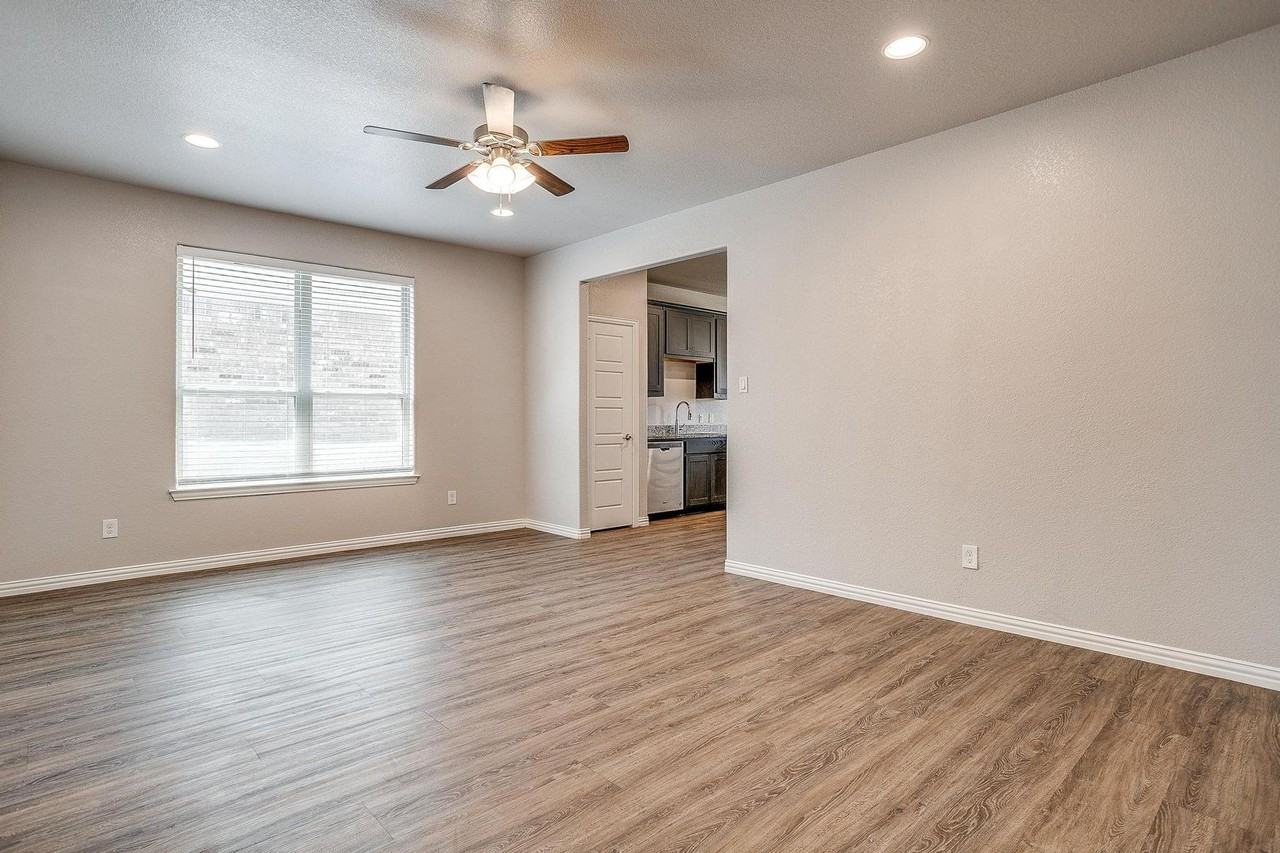 5601 Mclanahan Ln - Photo 3 of 19