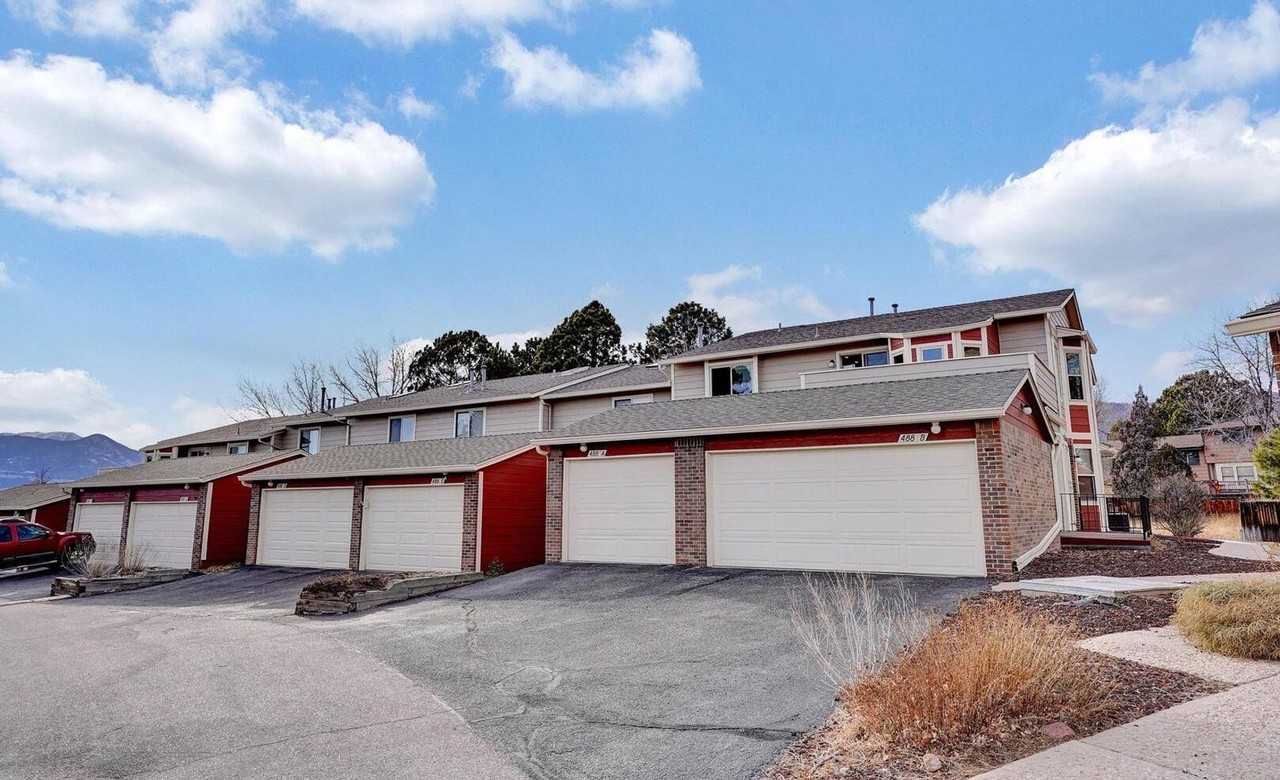 488 W Rockrimmon Blvd #B - Photo 2 of 13