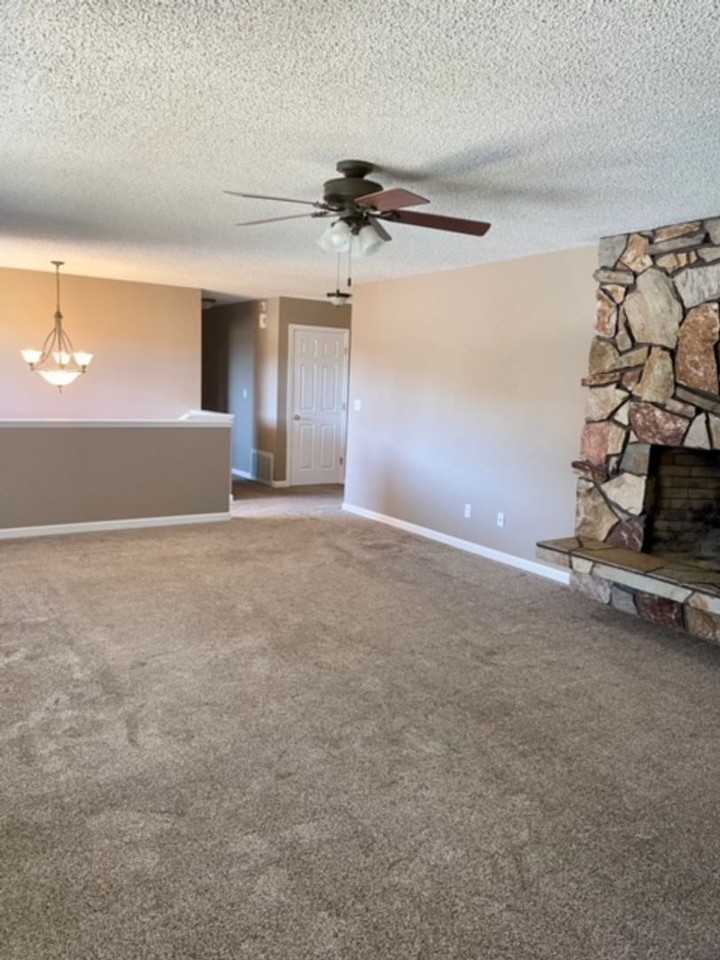 785 Sw Holly St - Photo 2 of 21