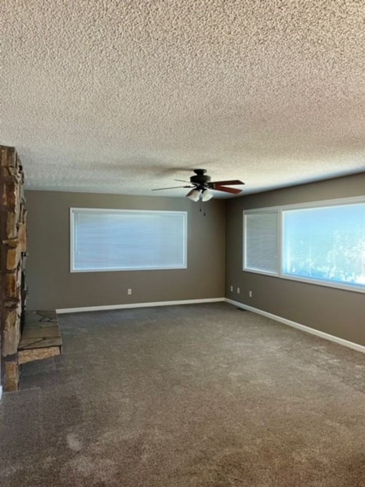 785 Sw Holly St - Photo 3 of 21