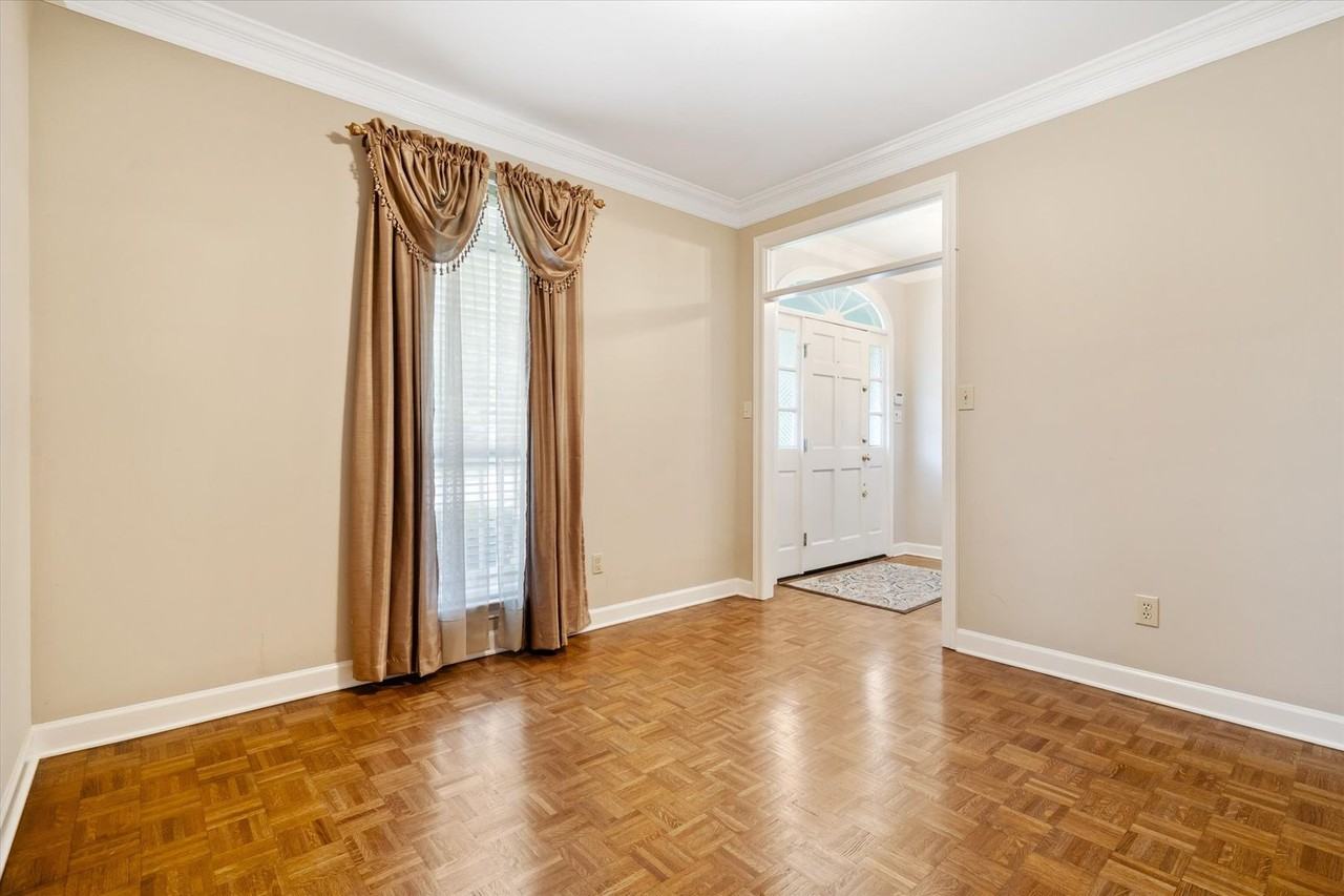 1550 Brockton Ln E - Photo 2 of 30