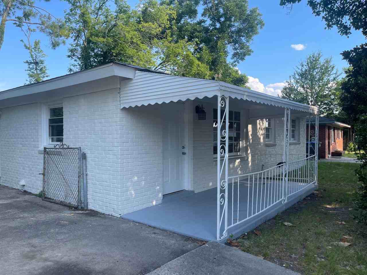 832 Strother Dr - Photo 2 of 15