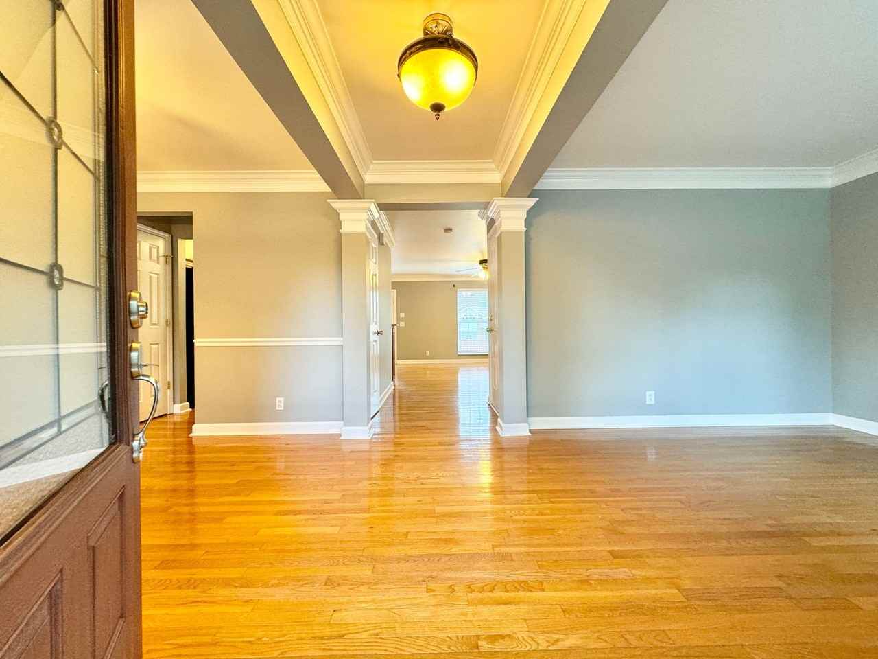 1715 Liberty Pike - Photo 4 of 33