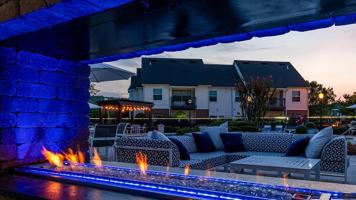 featured image of 1741 W Crowne Dr