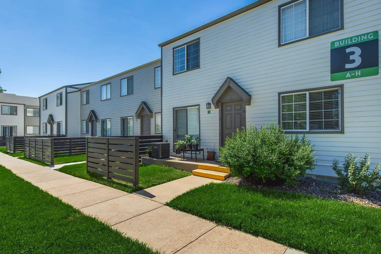 Briar Grove Townhomes - Photo 5 of 50