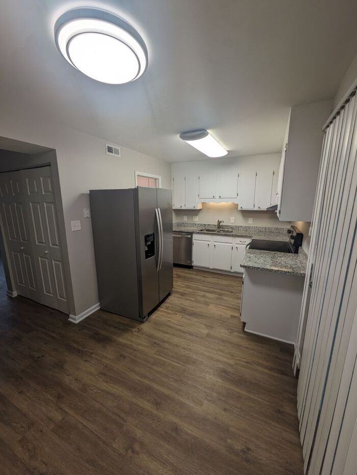 171 18th St Nw #171 - Photo 3 of 11