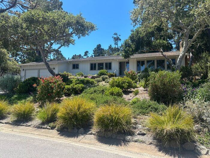 691 Fernwood Ave - Photo 3 of 49