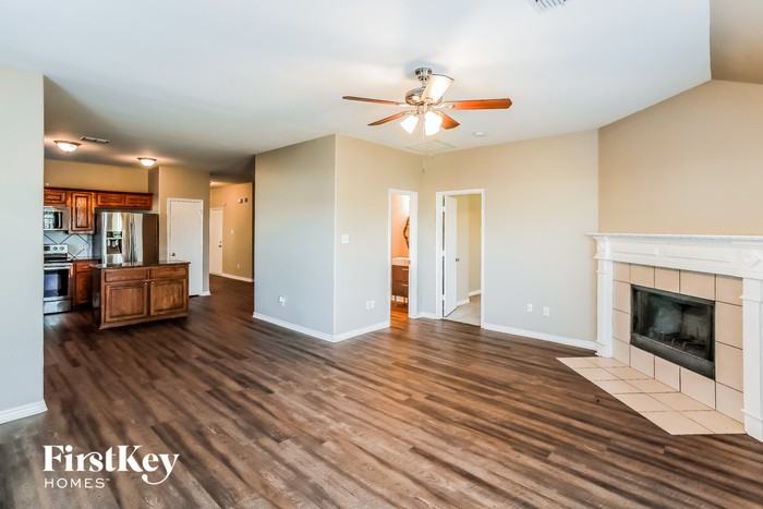12721 Carpenter Ln - Photo 3 of 15