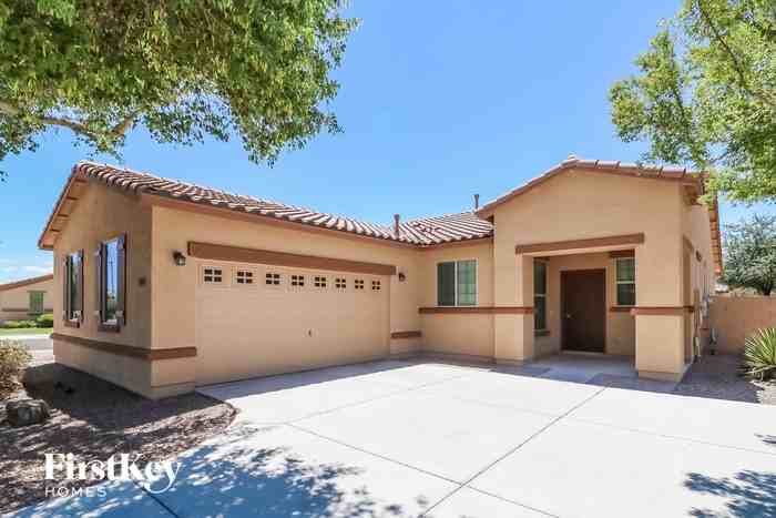 16983 W Watkins St - Photo 2 of 15