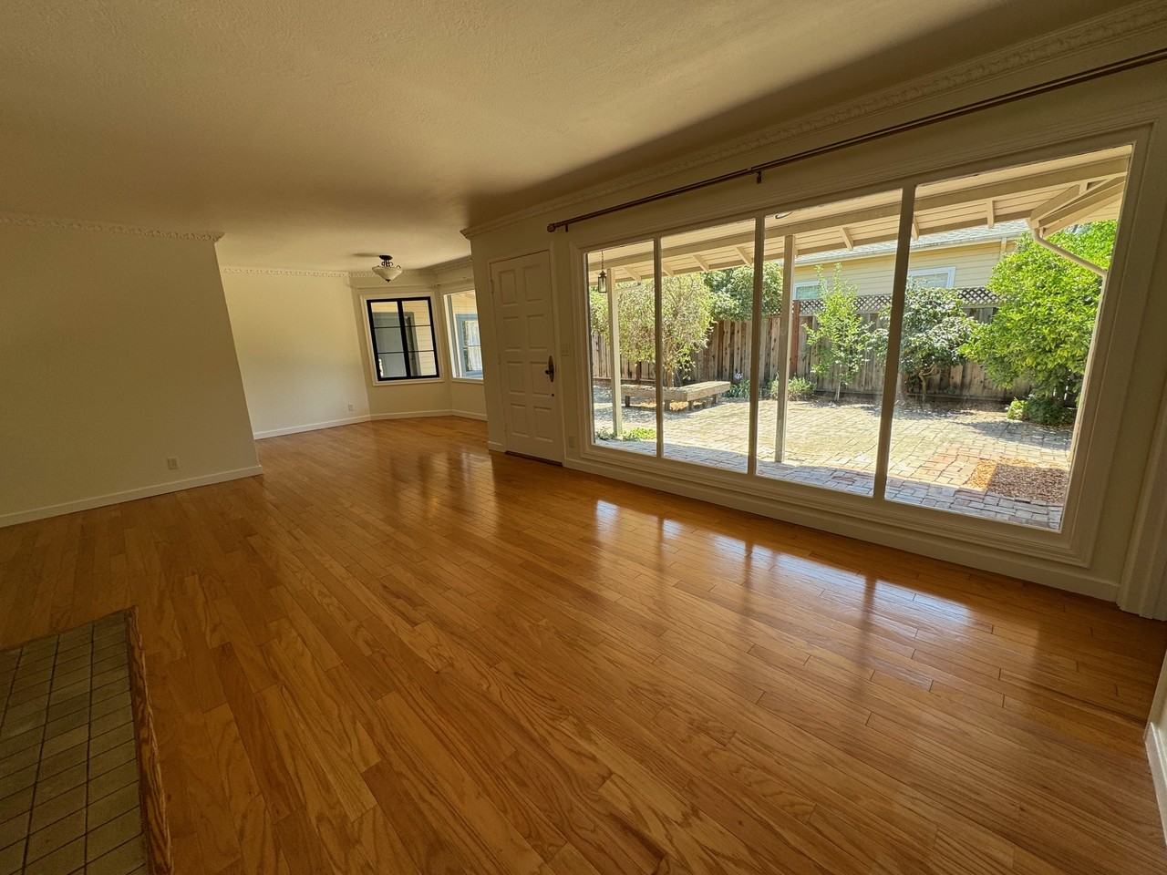 1033 Oregon Ave #NA - Photo 5 of 18