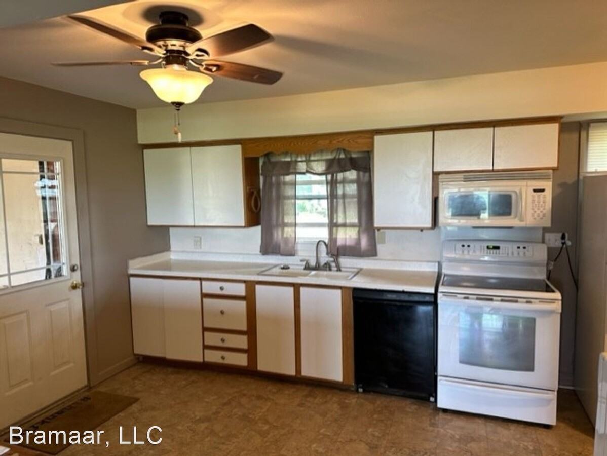 413 3rd St #NA - Photo 2 of 7