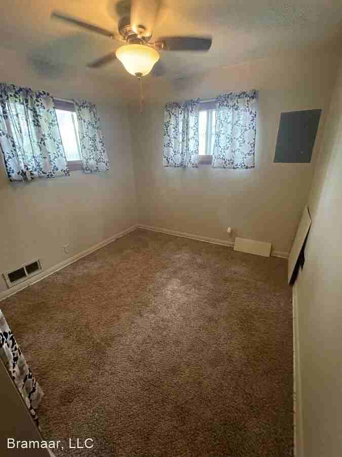 413 3rd St #NA - Photo 3 of 7