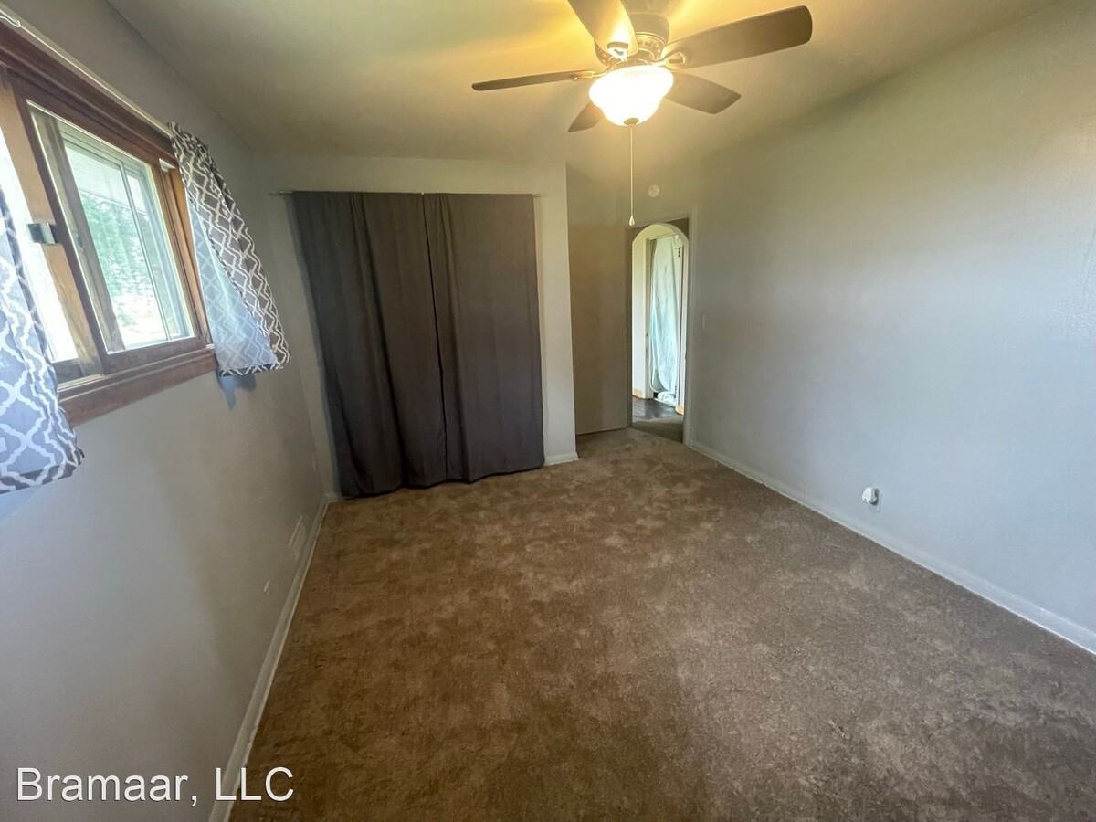 413 3rd St #NA - Photo 5 of 7