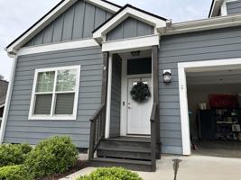 featured image of 8 Woodbridge Park Dr #NA