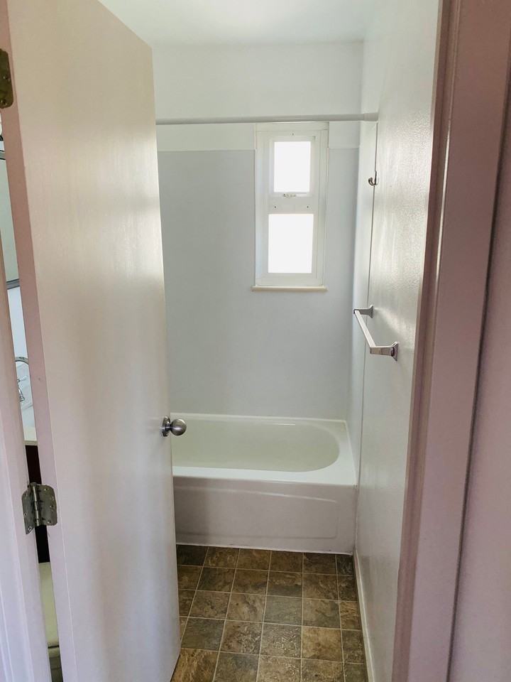 1226 Taylor Ave N #4