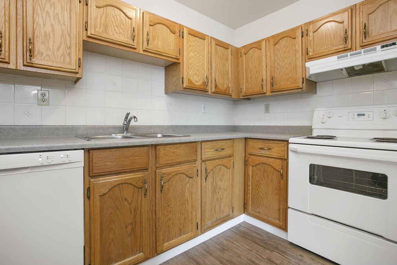 10125 109 Street Northwest #405 - Photo 3 of 16