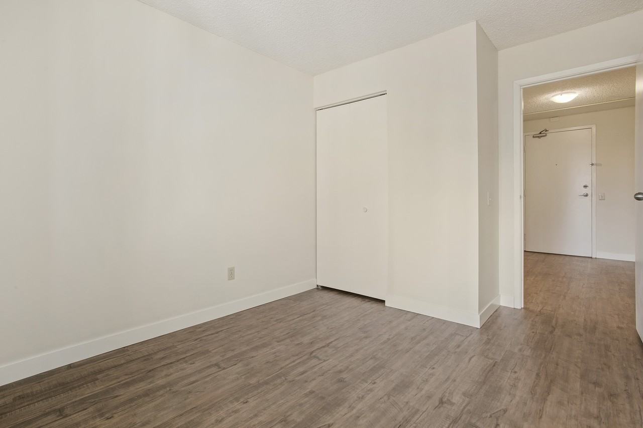 10125 109 Street Northwest #405 - Photo 5 of 16