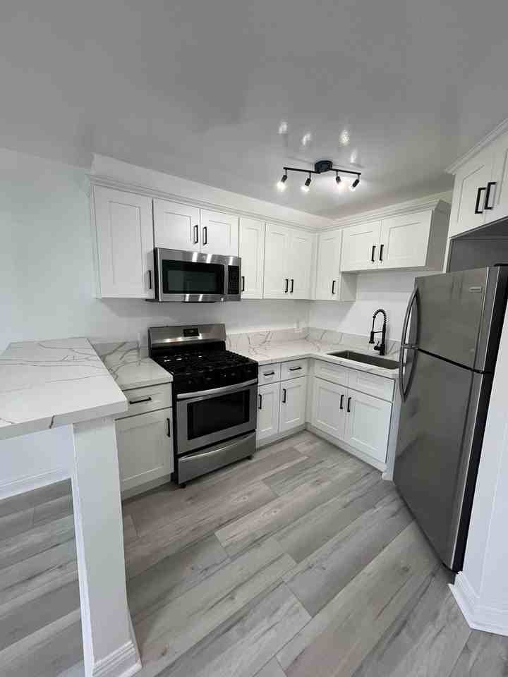 VRA27 LLC - Photo 3 of 42