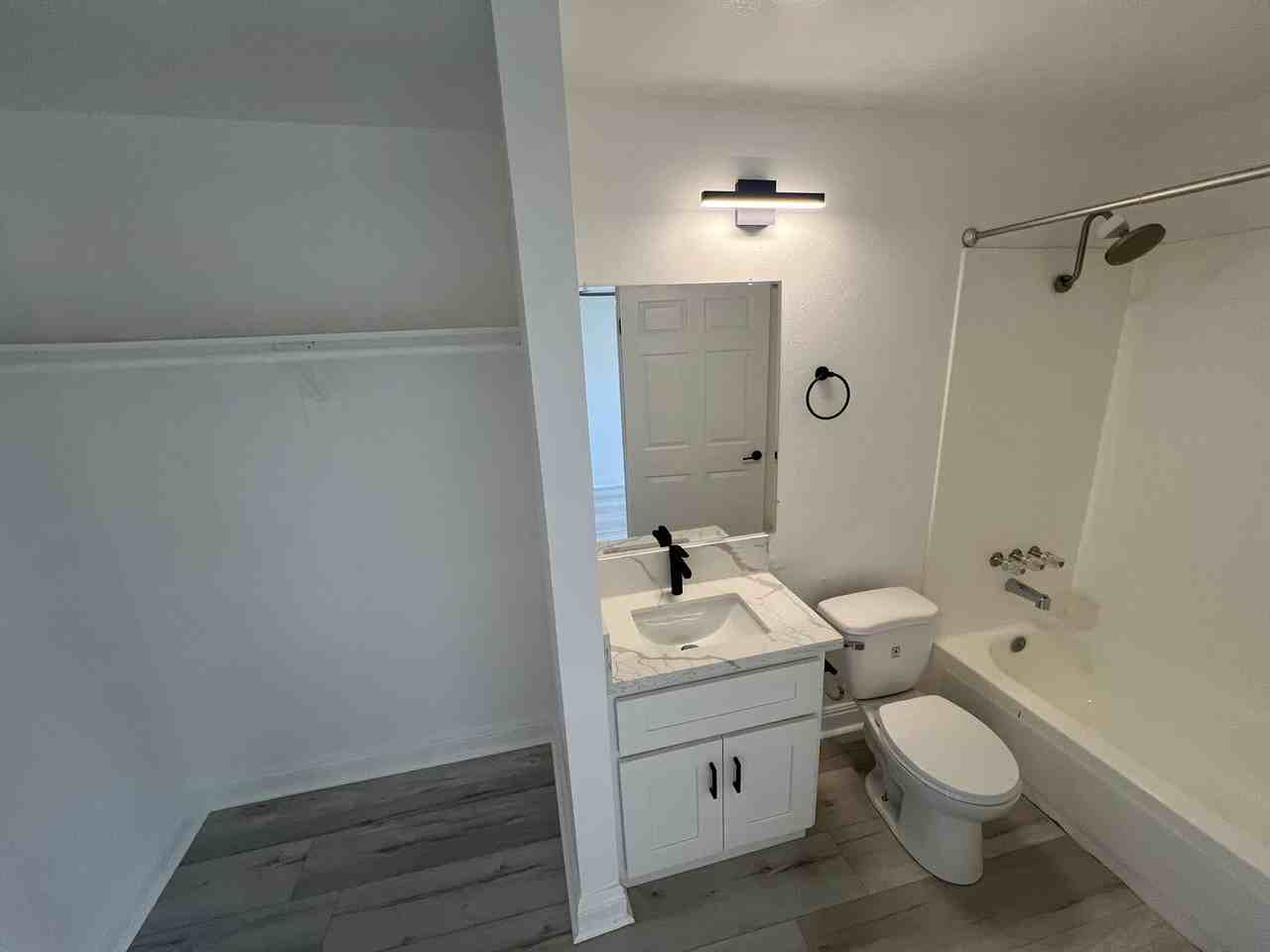 VRA27 LLC - Photo 5 of 42