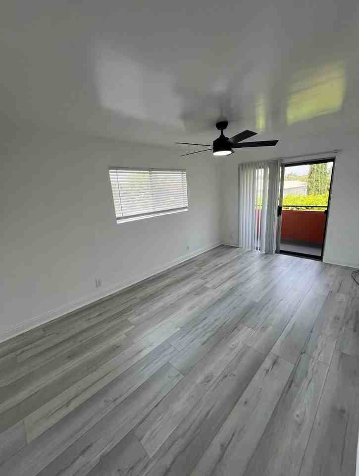 VRA27 LLC - Photo 6 of 42