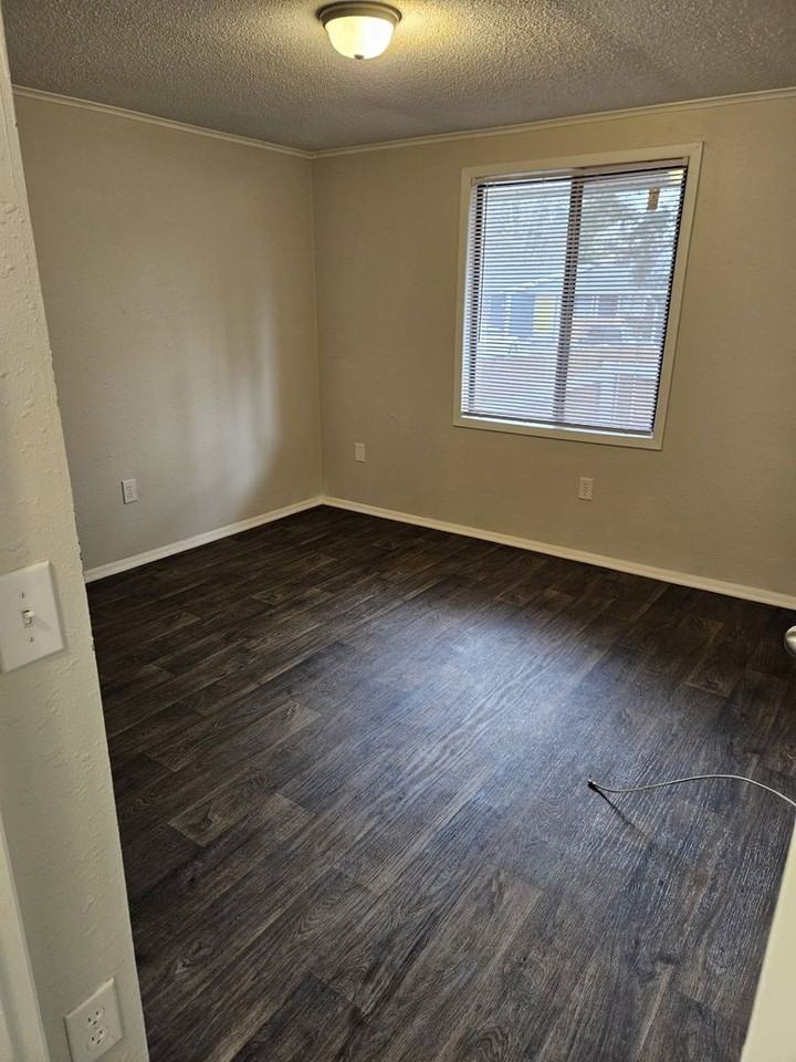 3237 Yancey LLC. - Photo 5 of 24