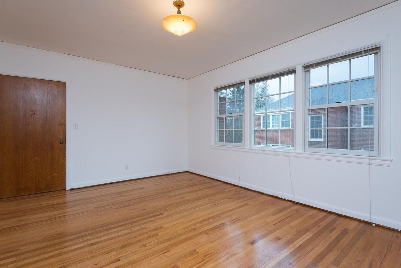 5665 Ne Sandycrest Ter #1 - Photo 7 of 21