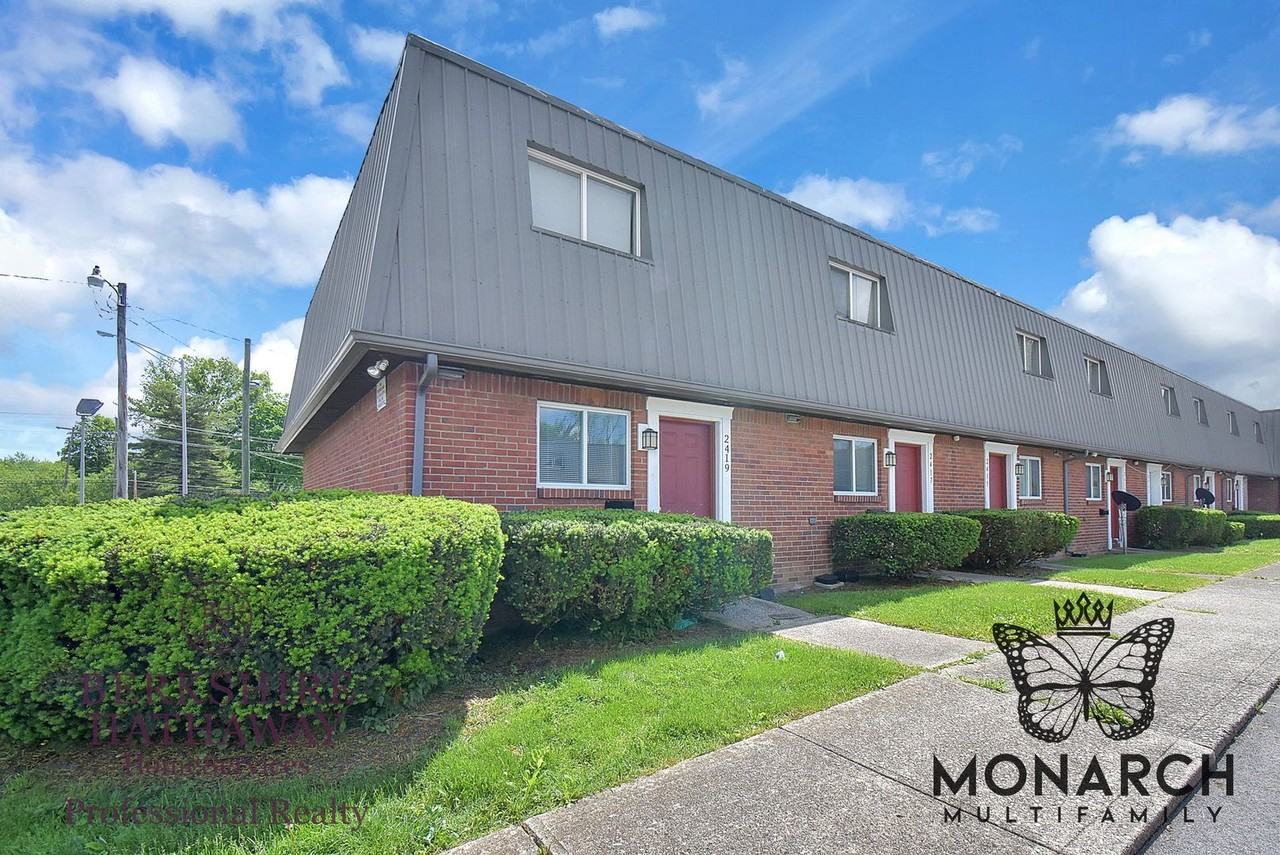 2 Bedroom Townhouse Apartment Apartments 2373 Belcher Dr, Columbus