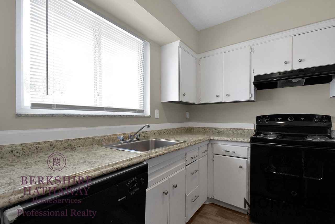 2 Bedroom Townhouse Apartment Apartments 2373 Belcher Dr, Columbus