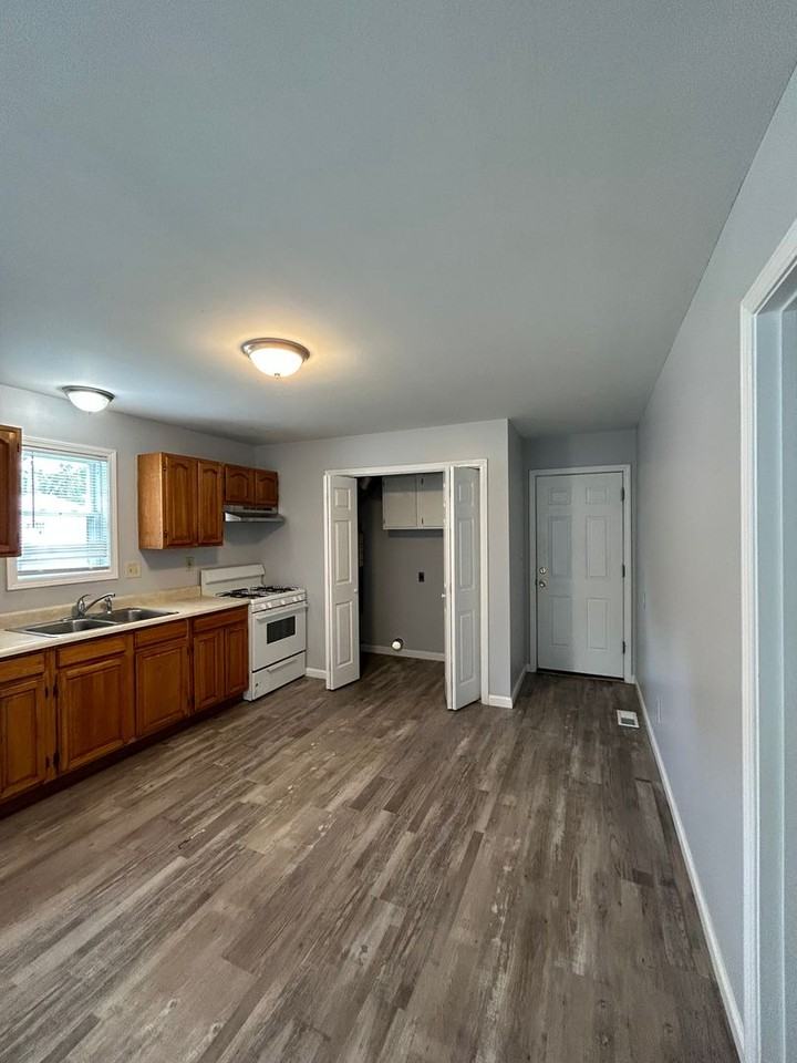 306 Harrison St - Photo 5 of 11