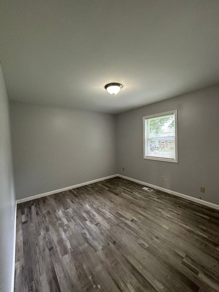 306 Harrison St - Photo 7 of 11