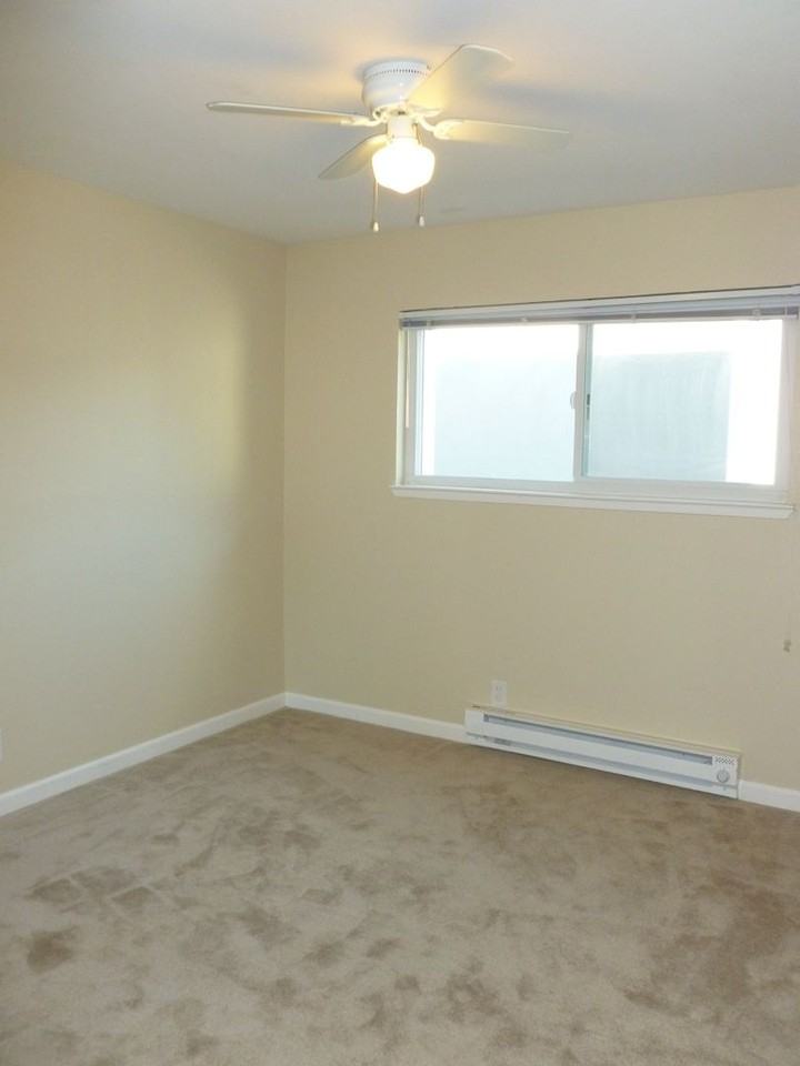 460 S. 4th - Photo 5 of 23