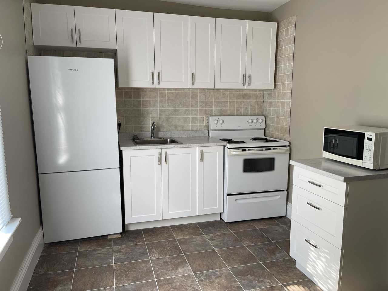 116 Mitton St N Uppr - Photo 2 of 13