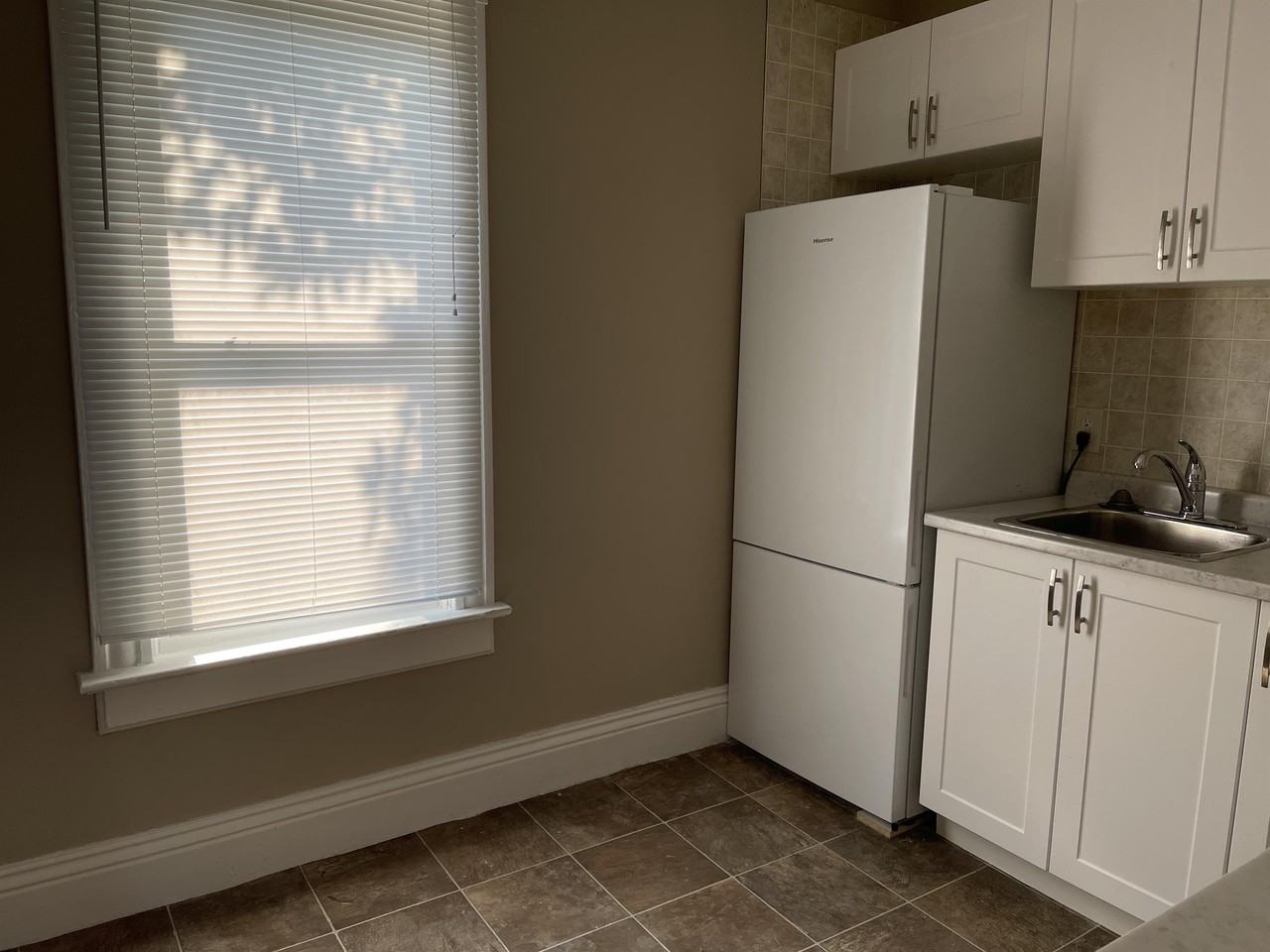 116 Mitton St N Uppr - Photo 3 of 13