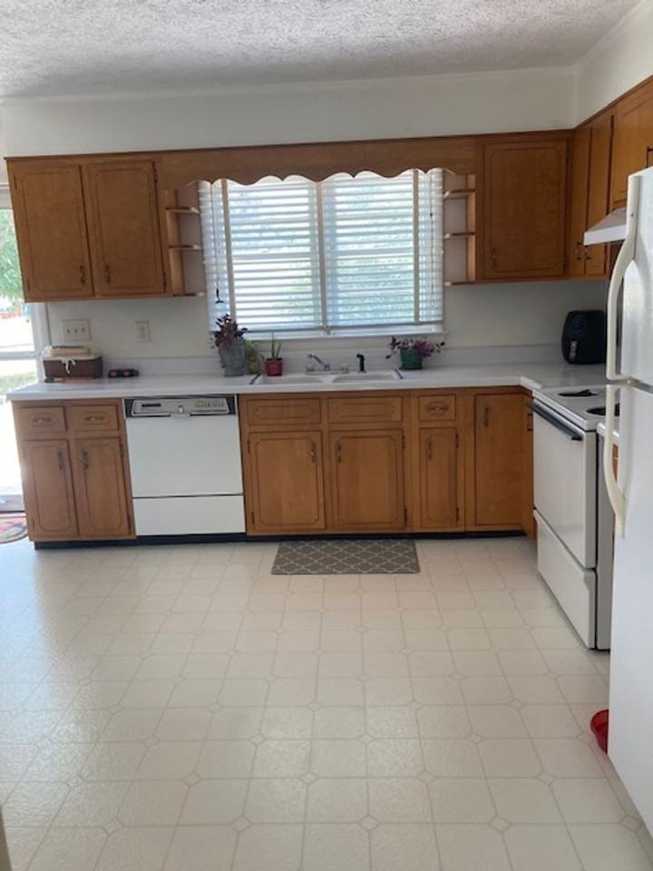 2808 Milford Ave - Photo 6 of 27