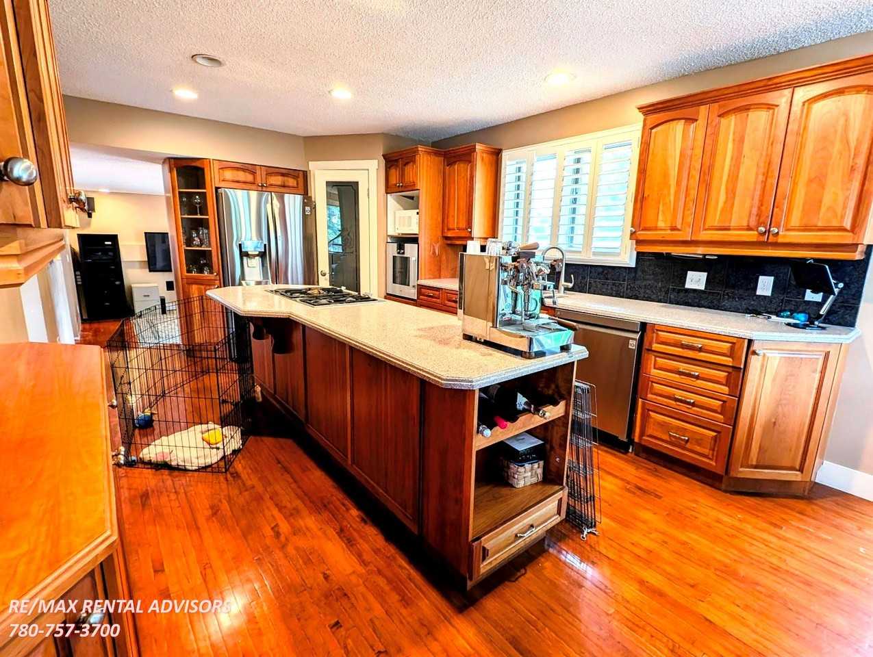 20 Lorraine Cres - Photo 3 of 17